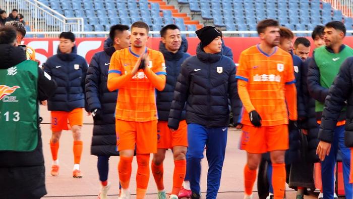 情绪调动得当,球员士气高昂轻松取胜 情绪调动得当,球员士气高昂轻松取胜