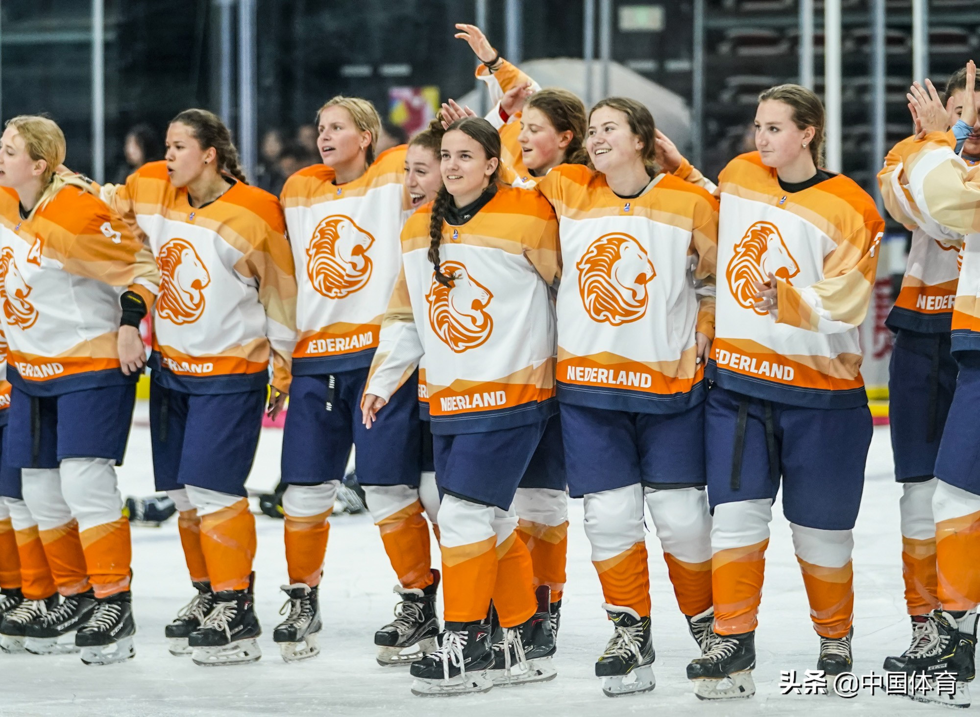 荷兰取胜拉脱维亚,率先打破僵局 荷兰取胜拉脱维亚,率先打破僵局