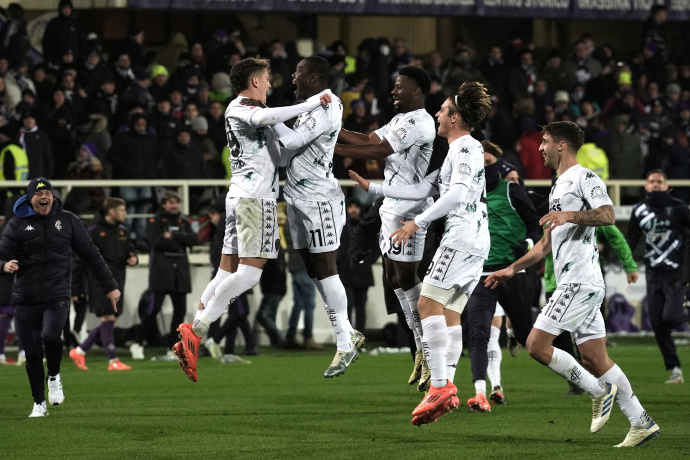 意大利击败对手晋级四强,新一轮较量即将展开 意大利击败对手晋级四强,新一轮较量即将展开