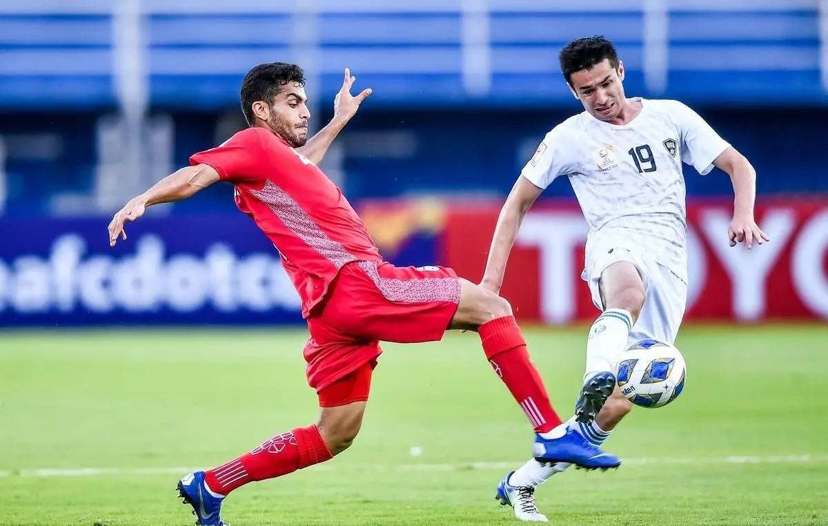 德信官网下载-足坛精彩对决惊险连连,球队壮志凌云