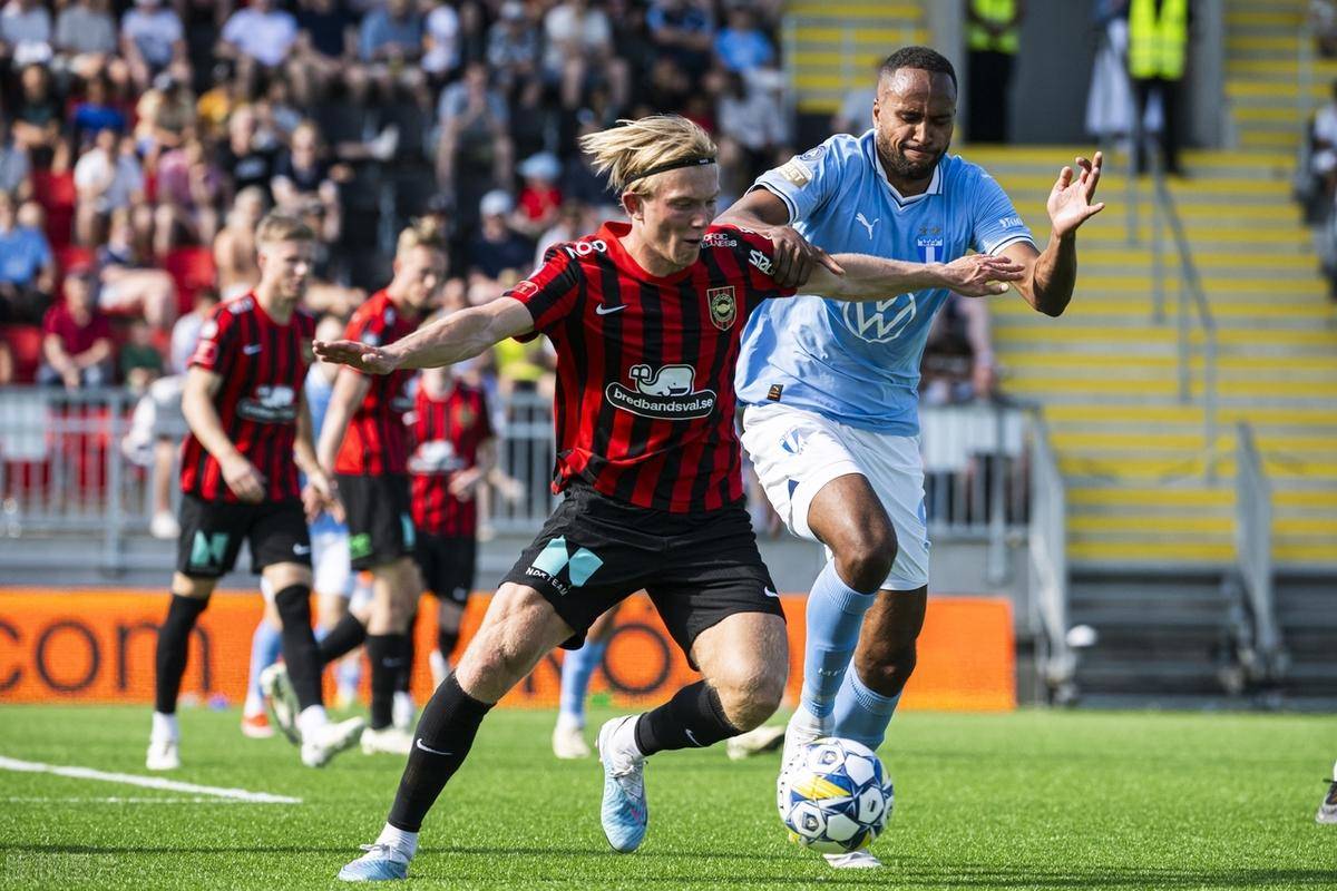 德信官网下载-曼城中场球员传射突破对手防线