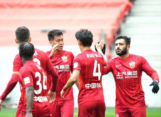中国球队迎来澳洲挑战，上海上港需全力以赴
