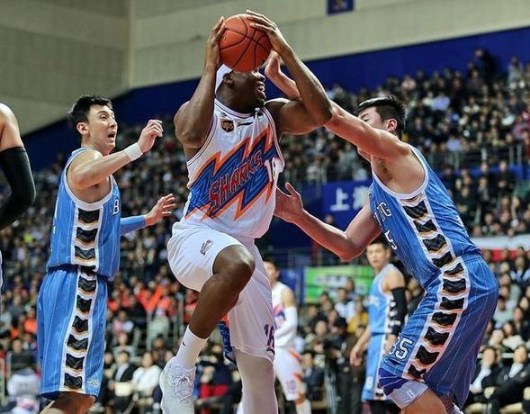 德信官网下载-灰熊队核心伤愈复出,球队士气大振