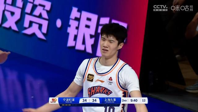 上海队主力球员发挥出色,各项数据领跑 上海队主力球员发挥出色,各项数据领跑