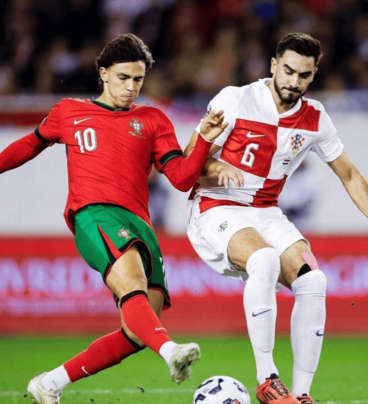 欧预赛激战正酣,各队拼尽全力 欧预赛激战正酣,各队拼尽全力