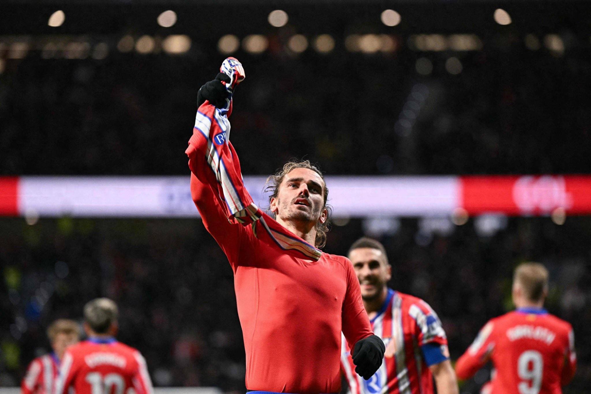 德信体育-瑞士新秀崭露头角,匈牙利抢得宝贵三分