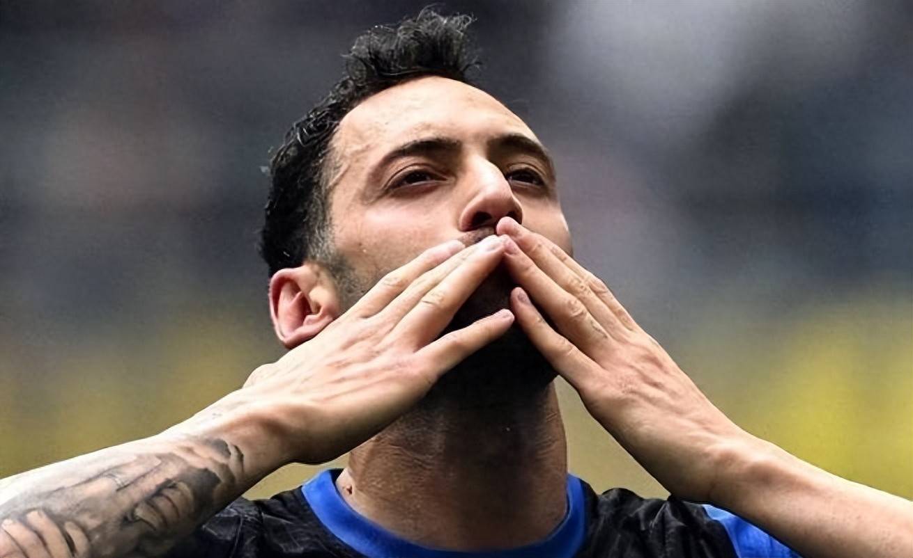 德信app-意甲冠军惨败,晋级难关在即