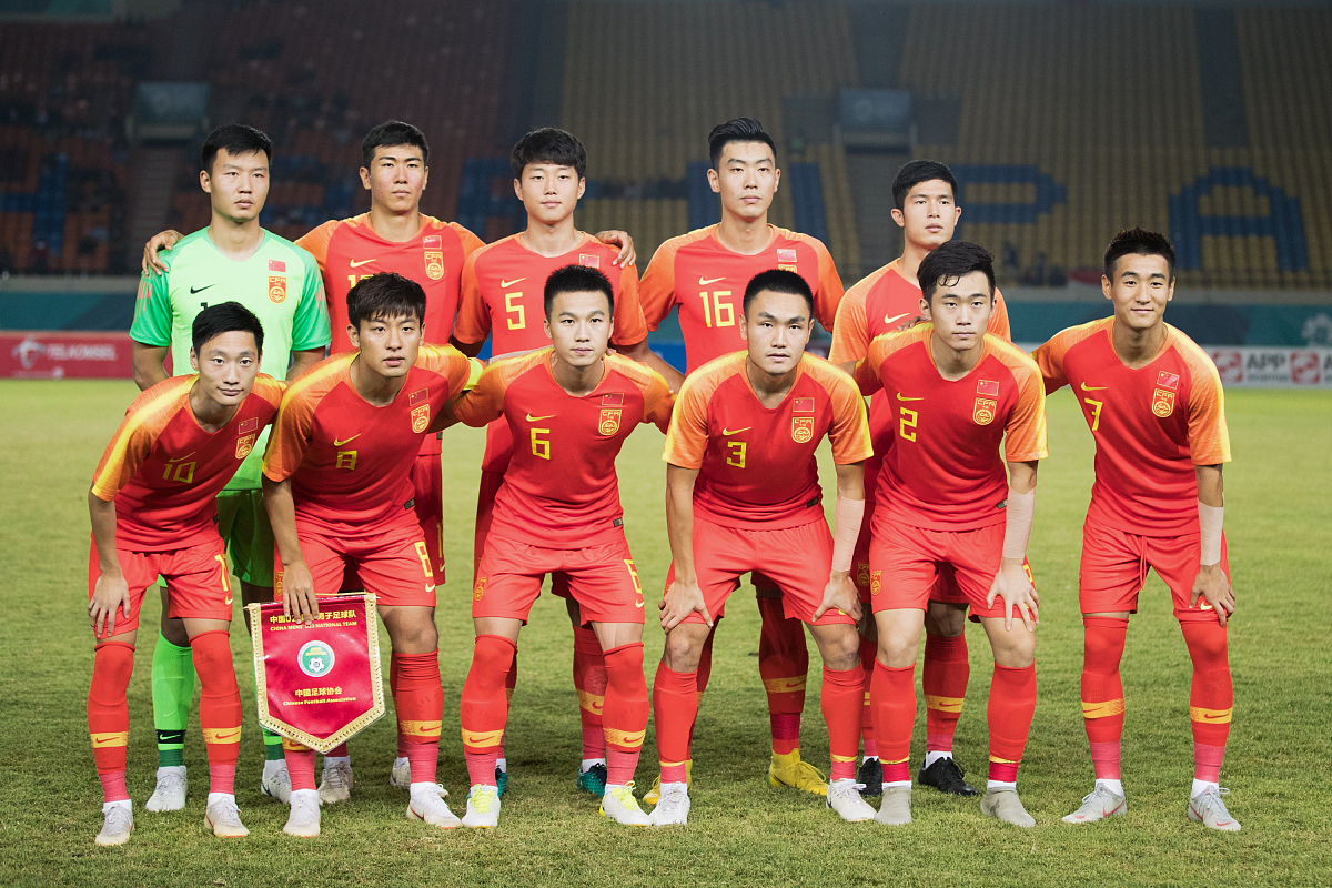 德信官网下载-热血沸腾!球员们身心投入比赛