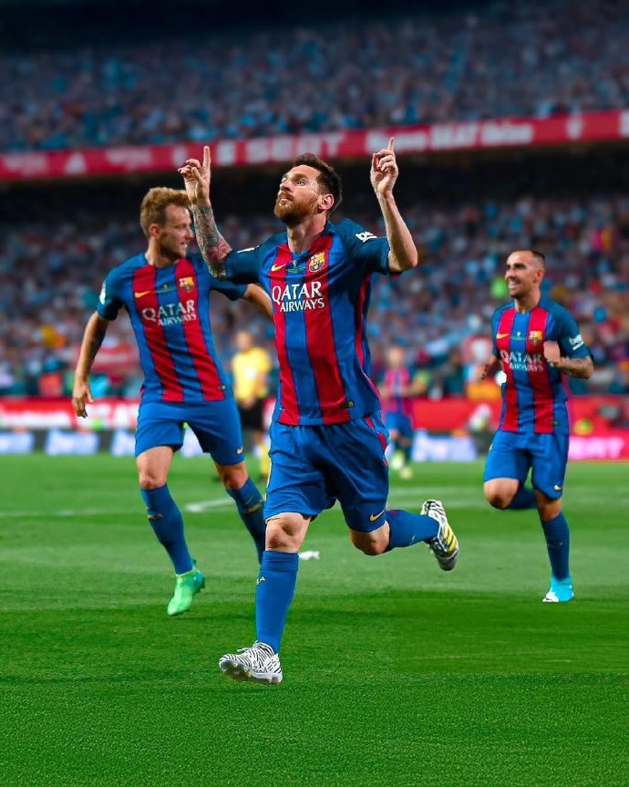 西甲巨星登顶!梅西领衔巴塞罗那击败巴黎圣日耳曼 西甲巨星登顶!梅西领衔巴塞罗那击败巴黎圣日耳曼