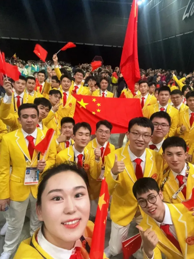 德信官网下载-里昂取得惊险胜利,全队斗志旺盛迈向下一场比赛