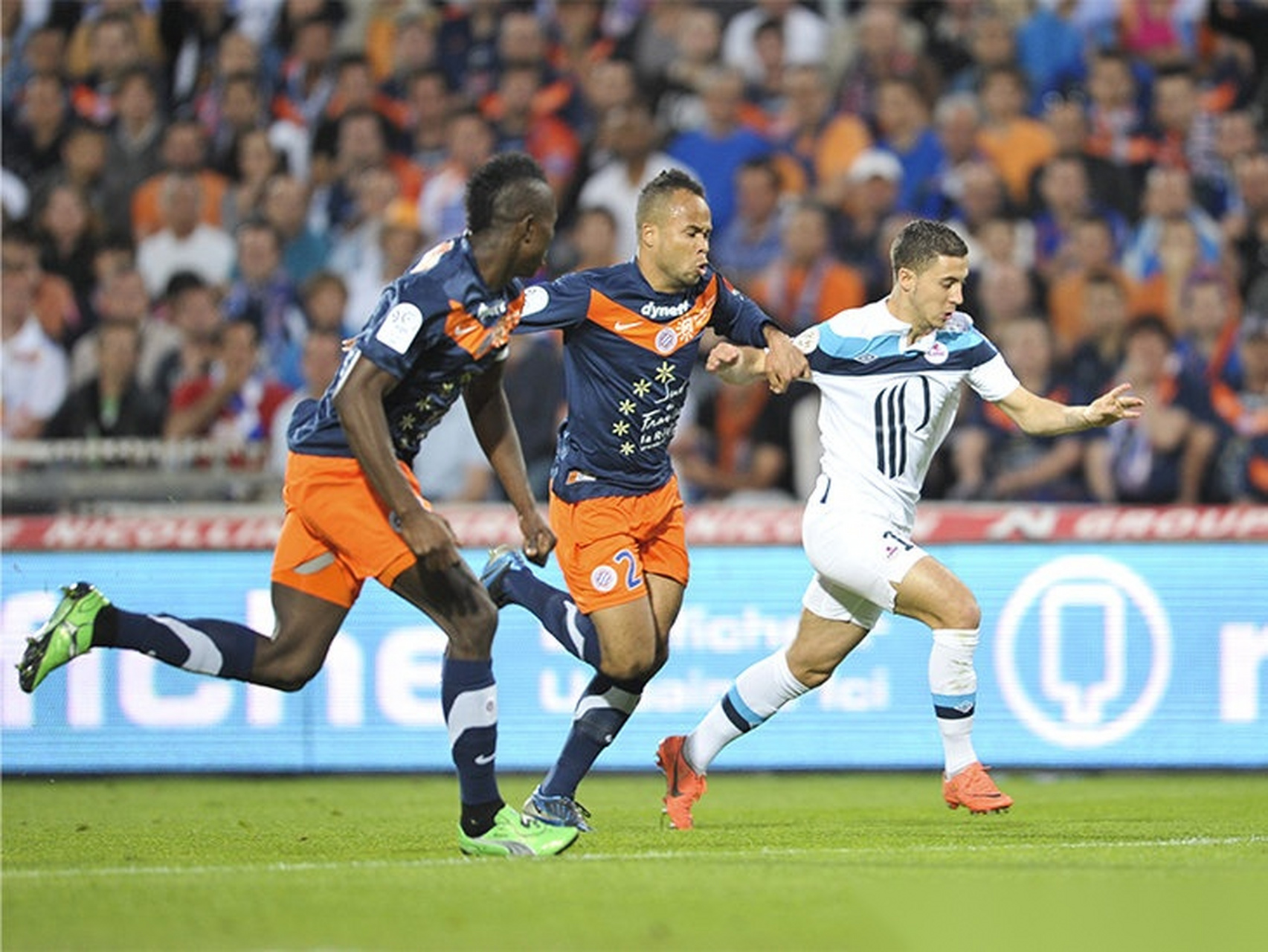 德信体育-乐福血拼进攻,法国足球联赛选手高度紧张