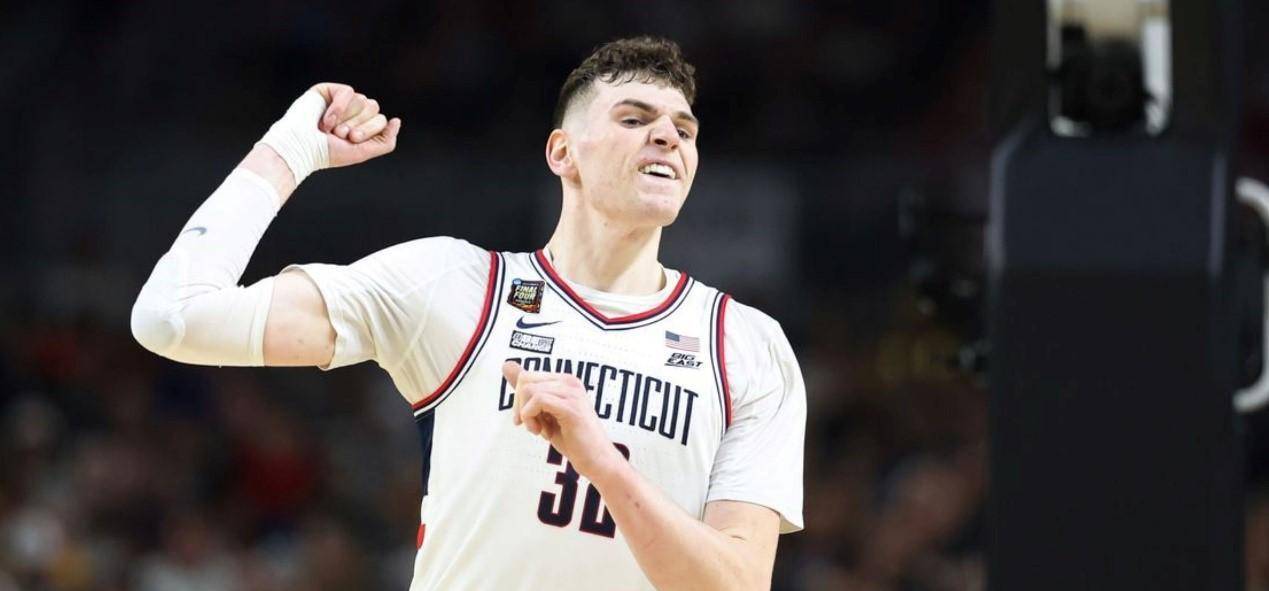 德信体育app下载-热议球员表现,谁将脱颖而出成熟