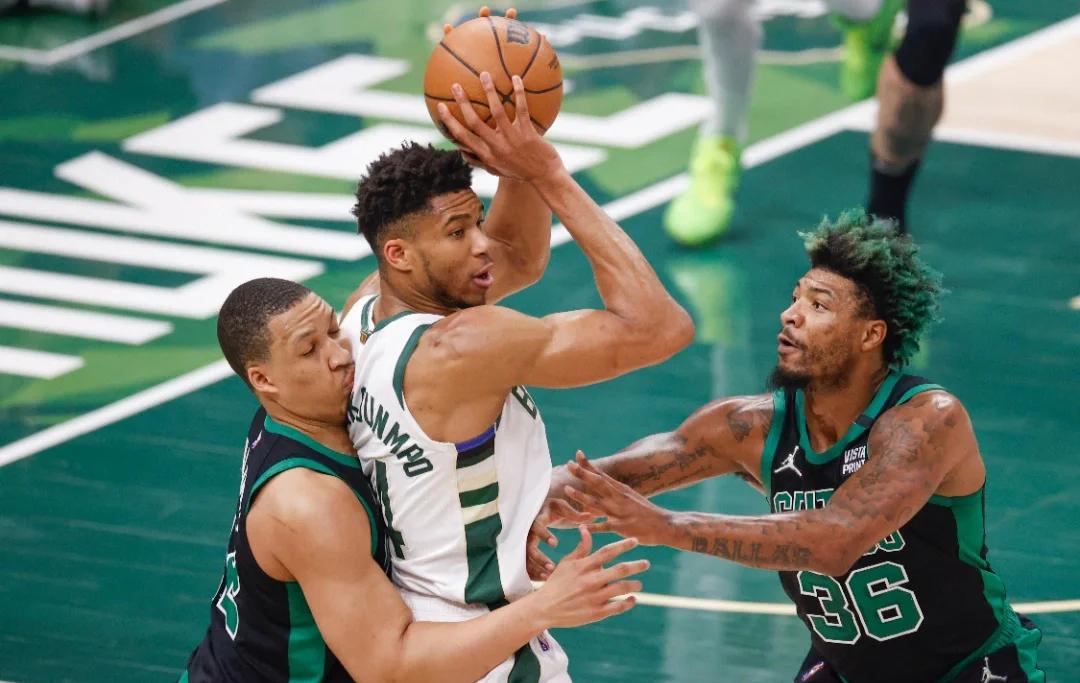 德信app-凯尔特人客场逆转雄鹿,取得五连胜