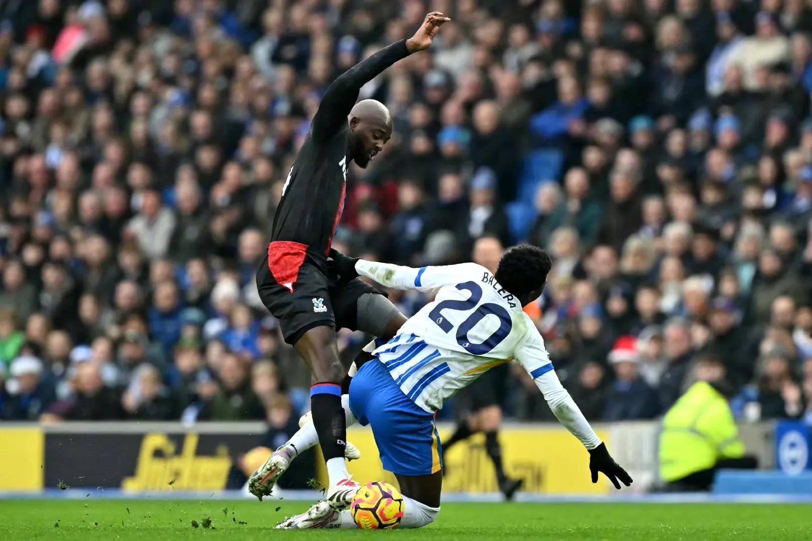 水晶宫主场逆转获胜，保级曙光渐渐熄灭