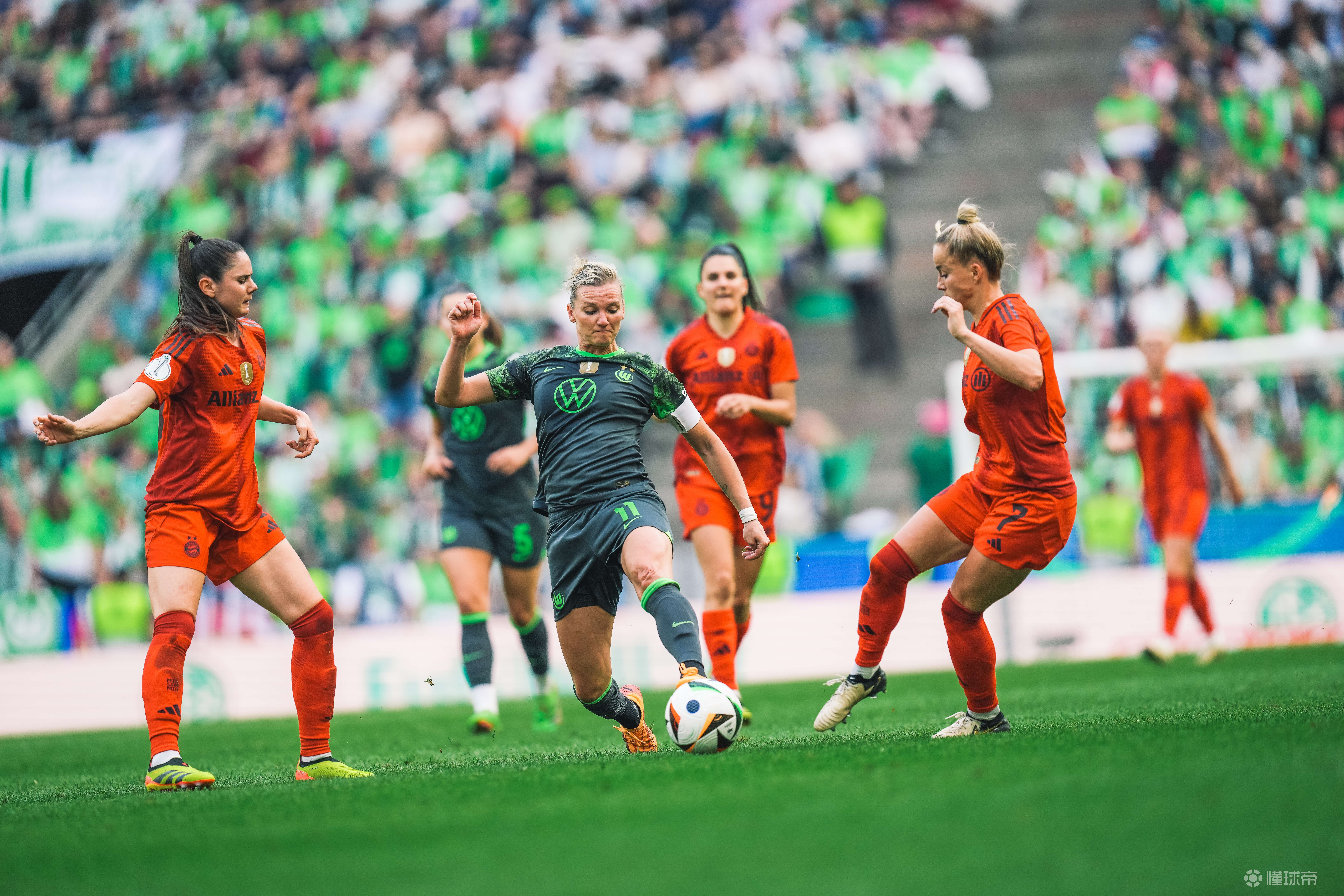 德信官网下载-德国女足争夺最佳射手,领先其他球员