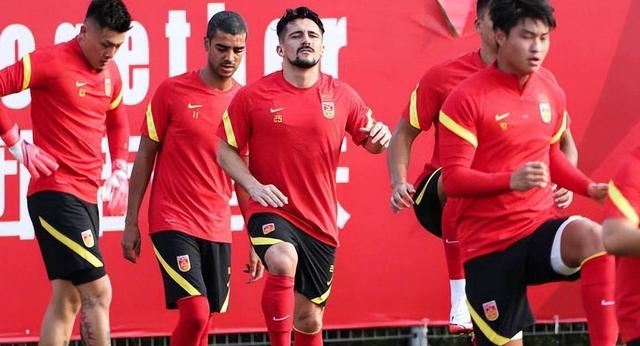 国内足球联赛外援政策调整,加快国内球员成长速度 国内足球联赛外援政策调整,加快国内球员成长速度