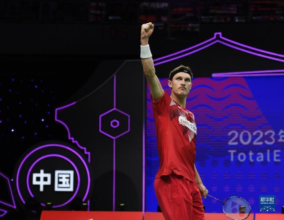 德信体育-新加坡篮球俱乐部获得国际锦标赛季军