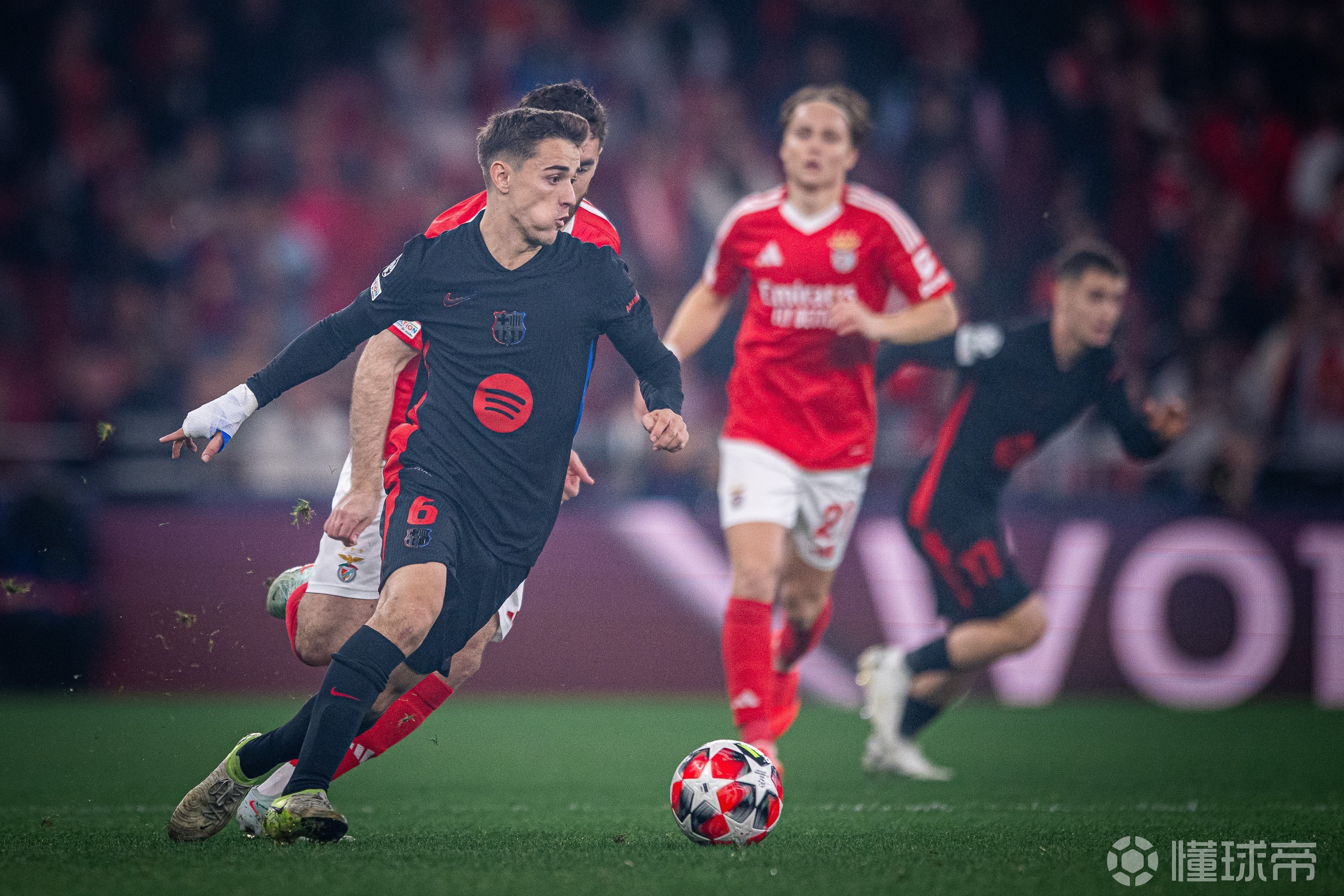 巴萨欧冠出局,球队重建规划露端倪 巴萨欧冠出局,球队重建规划露端倪