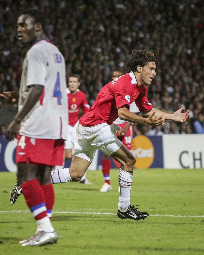 里昂客场击败对手,连续获得胜利 里昂客场击败对手,连续获得胜利