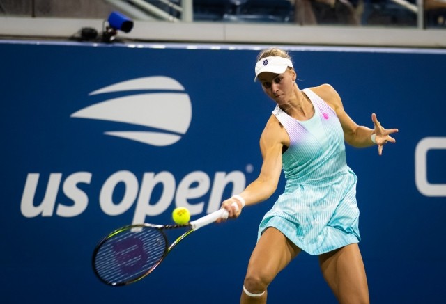 摩泽球员火力全开,轻松击败对手 摩泽球员火力全开,轻松击败对手