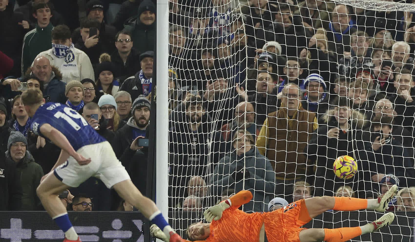 德信体育-切尔西防守稳固,对手难以突破