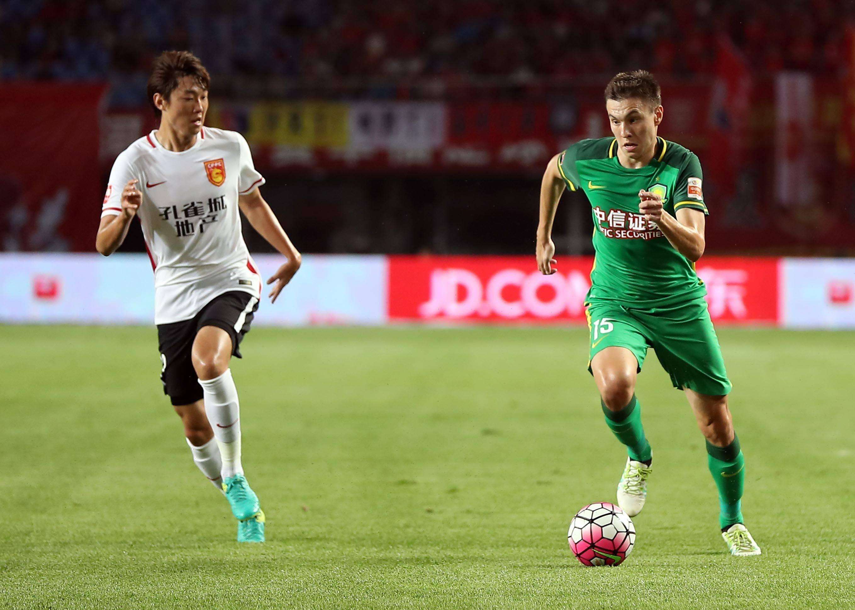 恒大主场战平华夏幸福,迎来四连胜 恒大主场战平华夏幸福,迎来四连胜