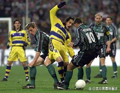 德信app下载-帕尔马客场逼平乌迪内斯,克服困境