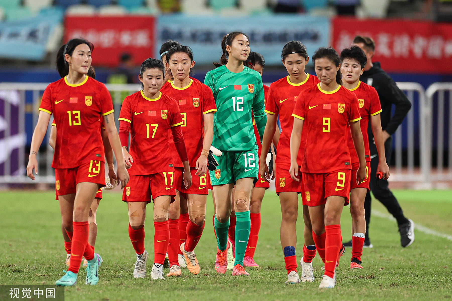 中国女足连续失败,媒体质疑队员训练态度 中国女足连续失败,媒体质疑队员训练态度