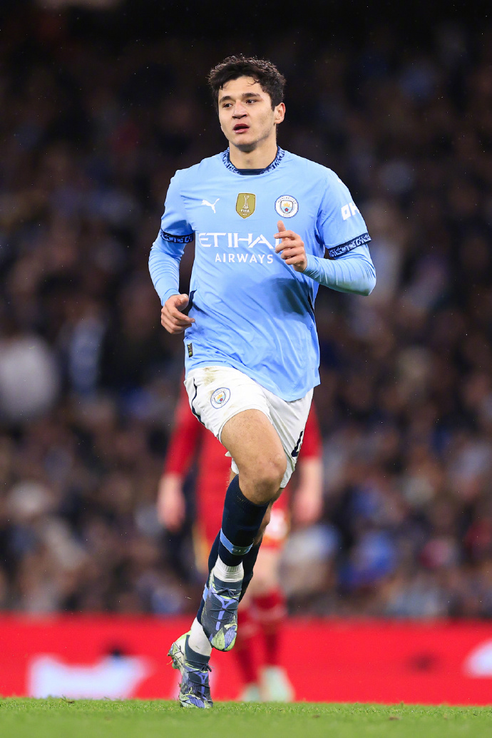 德信体育-桑切斯加盟曼联后首秀,表现不俗但未取得进球