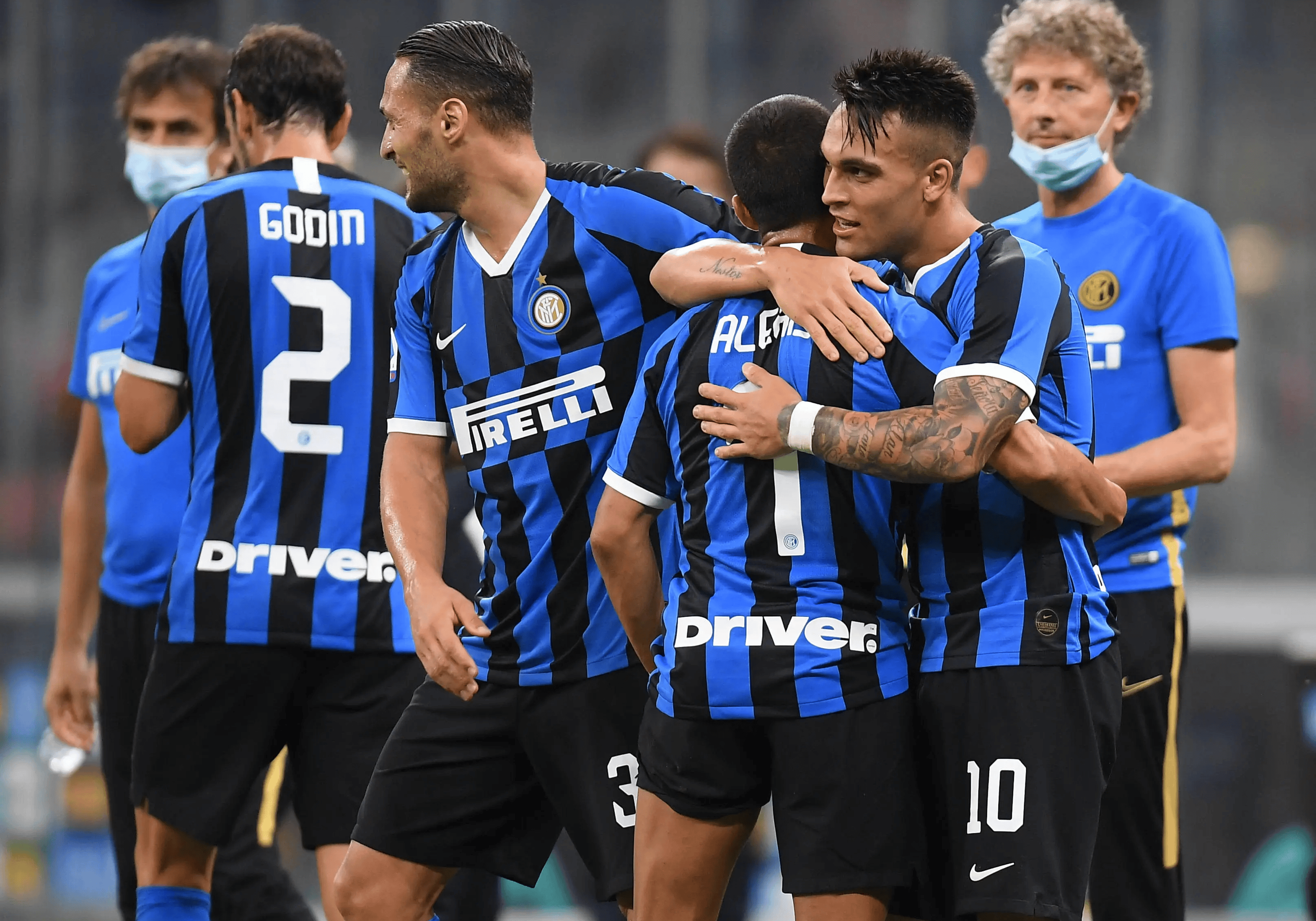 那不勒斯队战胜AC米兰夺得胜利 那不勒斯队战胜AC米兰夺得胜利