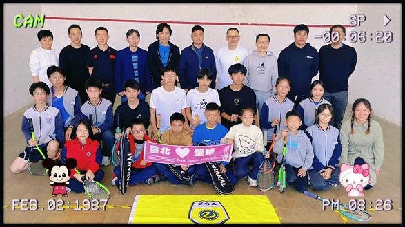 南非壁球运动员球技精湛,收获荣誉 南非壁球运动员球技精湛,收获荣誉