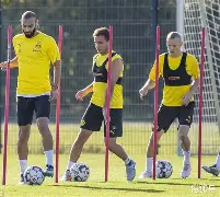 整装待发!多特蒙德备战下轮强敌瓦尔夫斯堡 整装待发!多特蒙德备战下轮强敌瓦尔夫斯堡