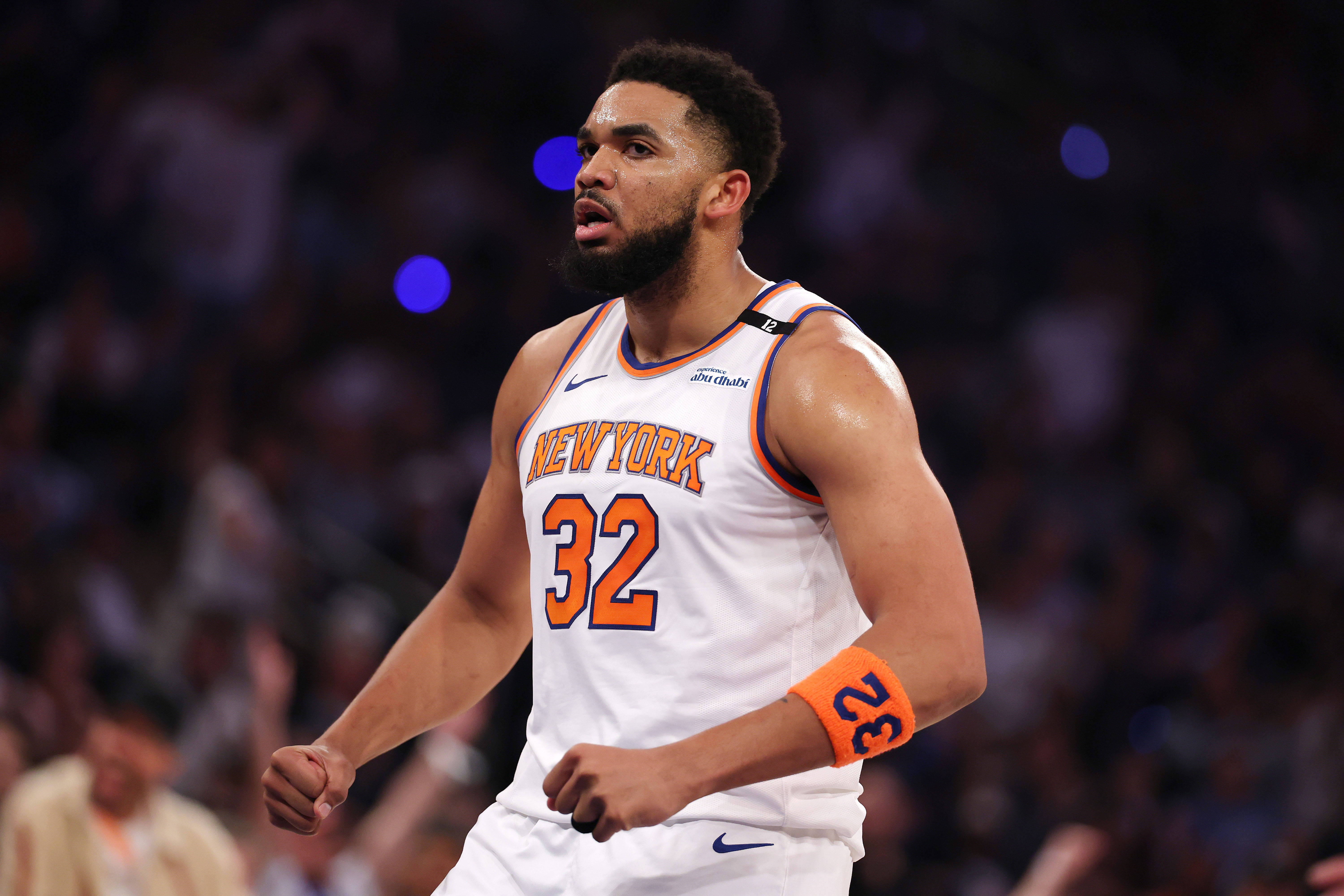 尼斯绝杀晋级,赛场上演惊险一战 尼斯绝杀晋级,赛场上演惊险一战