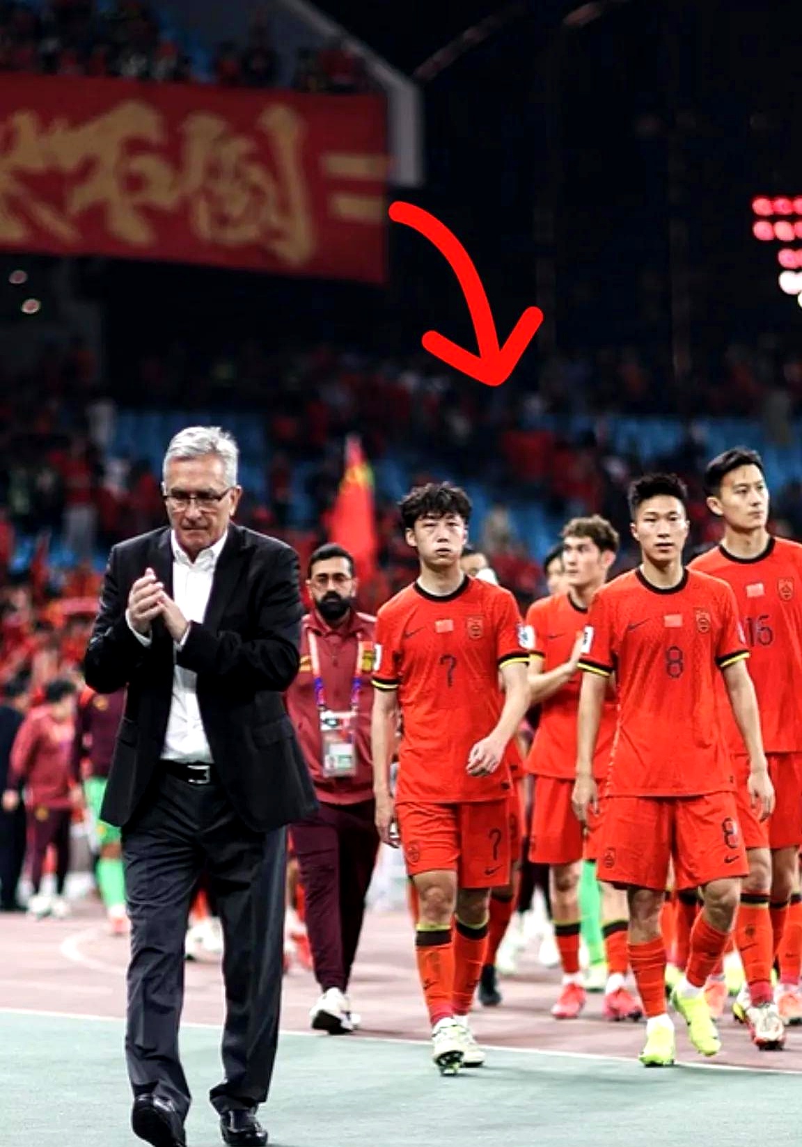 德信体育app下载-足球联赛战火燃烧,球员实力逐渐凸显