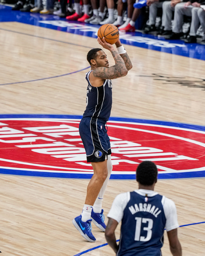 独行侠vs活塞:莱昂纳德30+10,活塞逆转独行侠 独行侠vs活塞:莱昂纳德30+10,活塞逆转独行侠