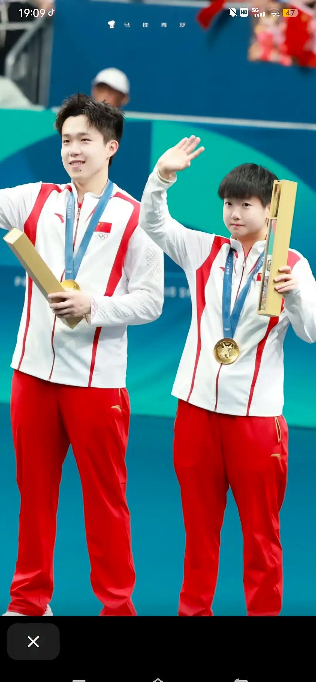 羽毛球混双决赛:鲍春来携手戴瑞夺魁 羽毛球混双决赛:鲍春来携手戴瑞夺魁