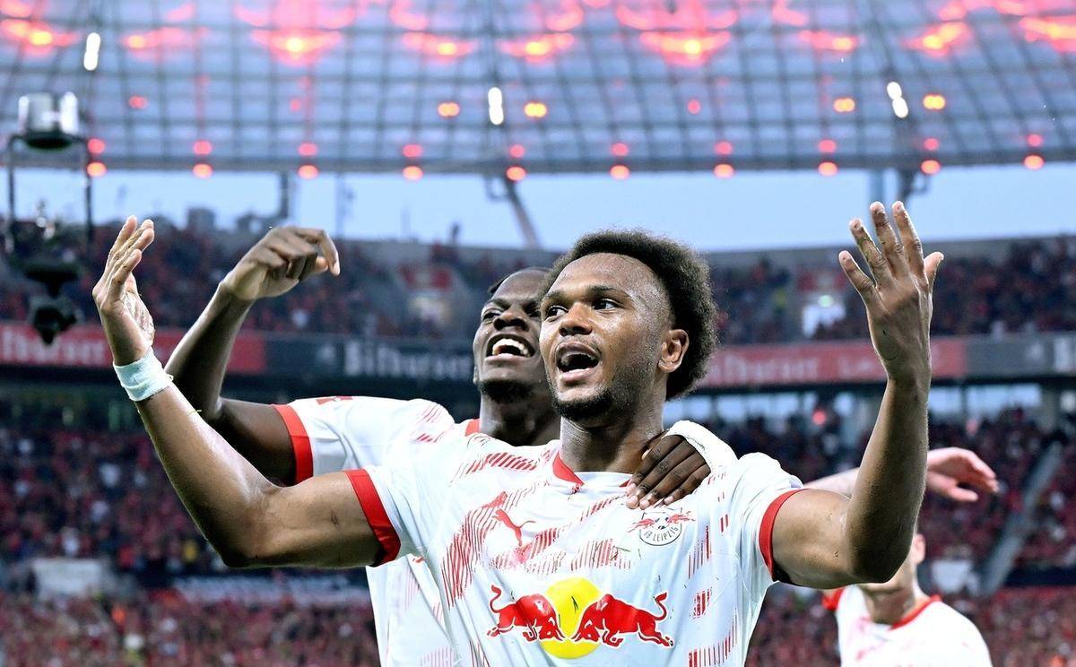 德信官网下载-战术多样，球队灵活应变取得胜利